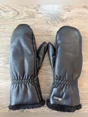 Steve Madden Black Faux Fur Mittens